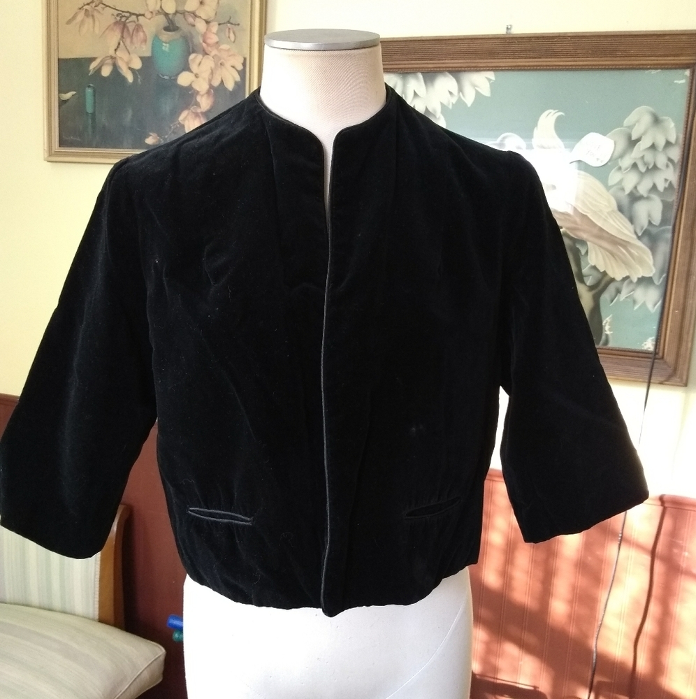 Vintage Black Velvet Cropped Jacket.